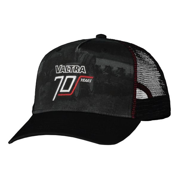 Black cap with Valtra logo