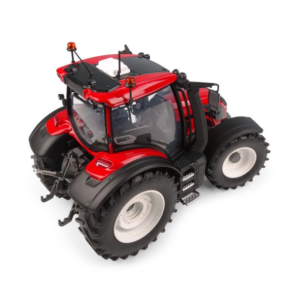 Valtra N175 Red 1:32 Scale Model 4 - Zoom 3