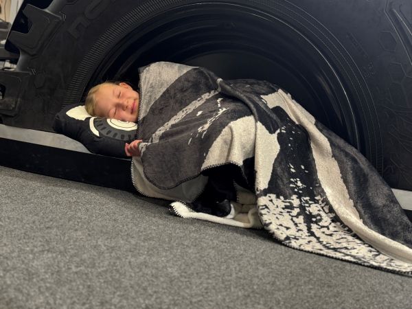 Valtra Fleece Blanket - Zoom 4